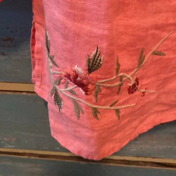 Johnny Was sz small light peachy/orange embroidered shirt sleeve top - Picture 8 of 8